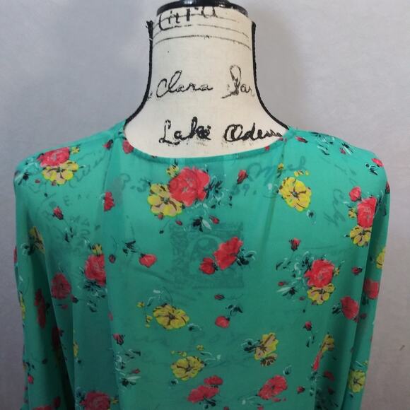 Charming Charlie Chiffon Shrug Green Floral Cardigan Size Small - Picture 8 of 9
